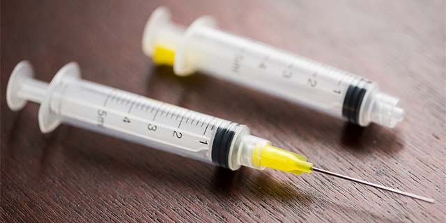 Shrink-wrap-Syringe